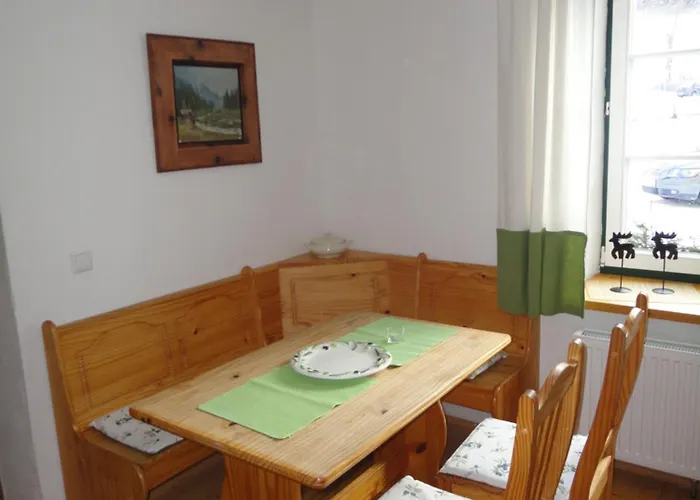 林登霍夫酒店 *